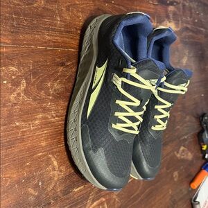 Me s Altra Outroad 3, black, blue and neon yellow, size 10